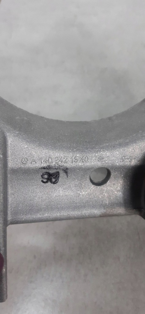 Mercedes c w204 кронштейн коробки передач a1402421340 Недорого