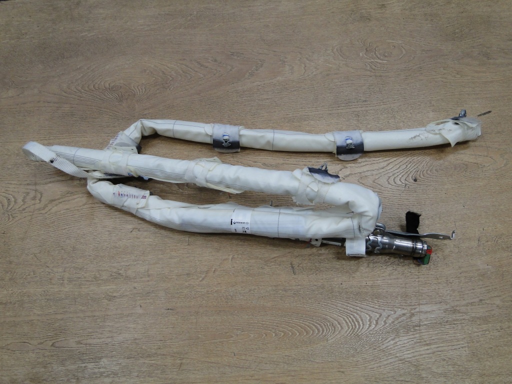 фото №1, Renault megane iv оригинальный номер 985p09833r шторка безопасности правая