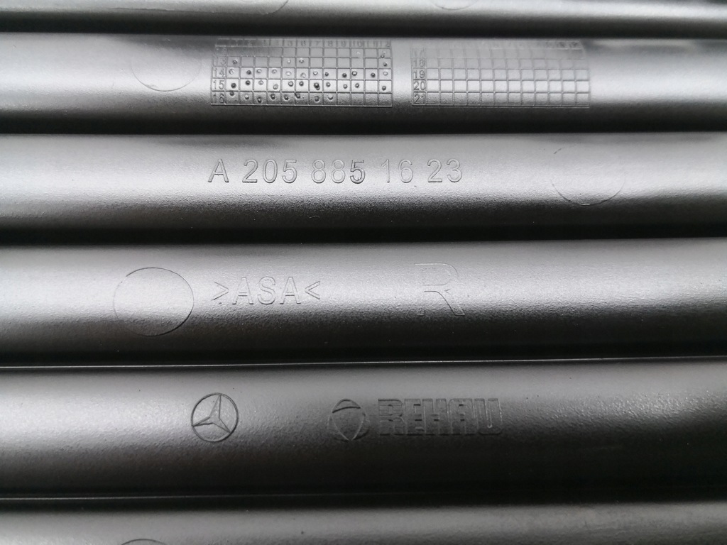 фото №6, Решётка бампера mercedes c w205 14- правая