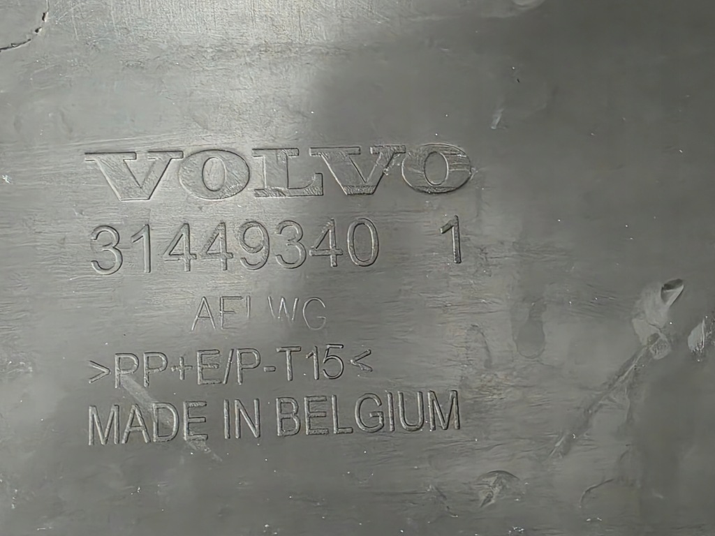 Купить Бампер перед volvo xc40 31449359 31449340 31449343 31449344 + решётки 17 -