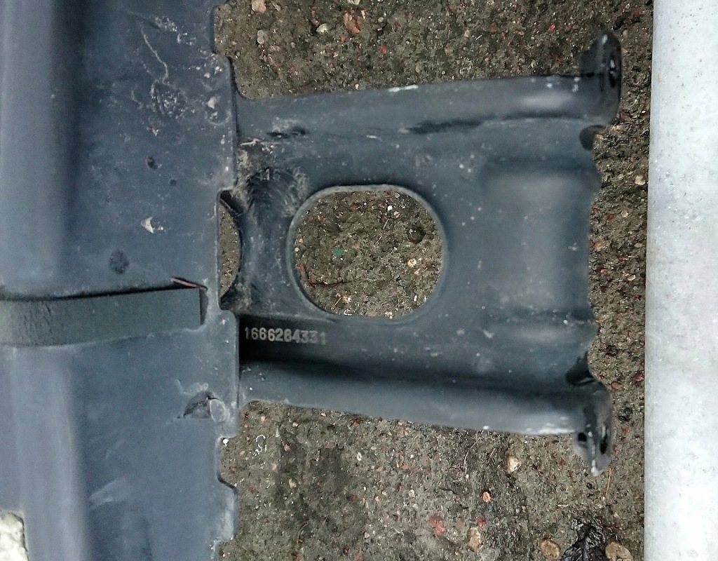 Mercedes ml gl gle w166 a166 11-15r балка під  бампер перед 1666264331 в Україні