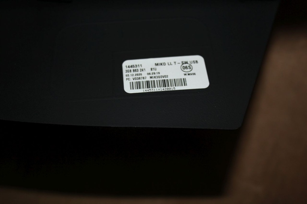 фото №5, Подлокотник туннель средний кожа vw arteon