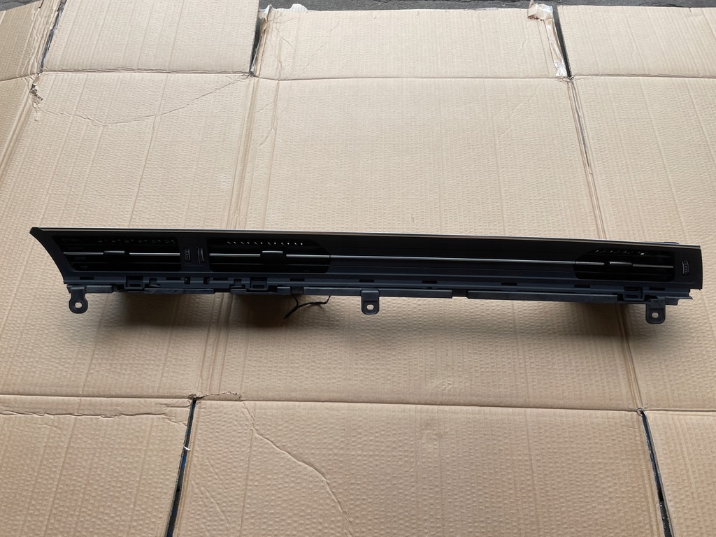 фото №1, Audi a6 c8 решётка обдув 4k1820902d