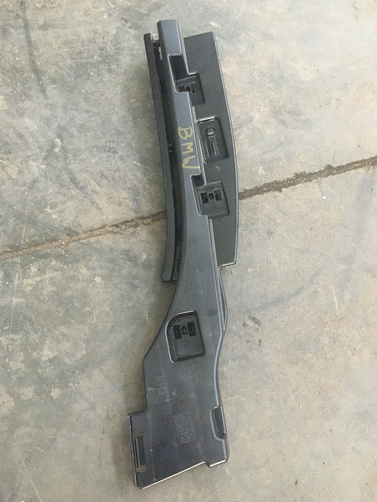 фото №1, Bmw f46 направляющая накладки порога правый 7301944