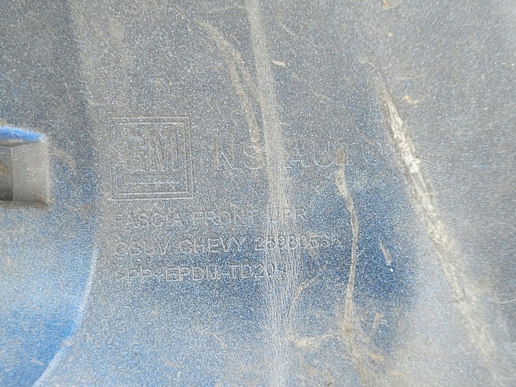 Chevrolet trax | бампер перед передній 25980536 | 104 Зі Шроту