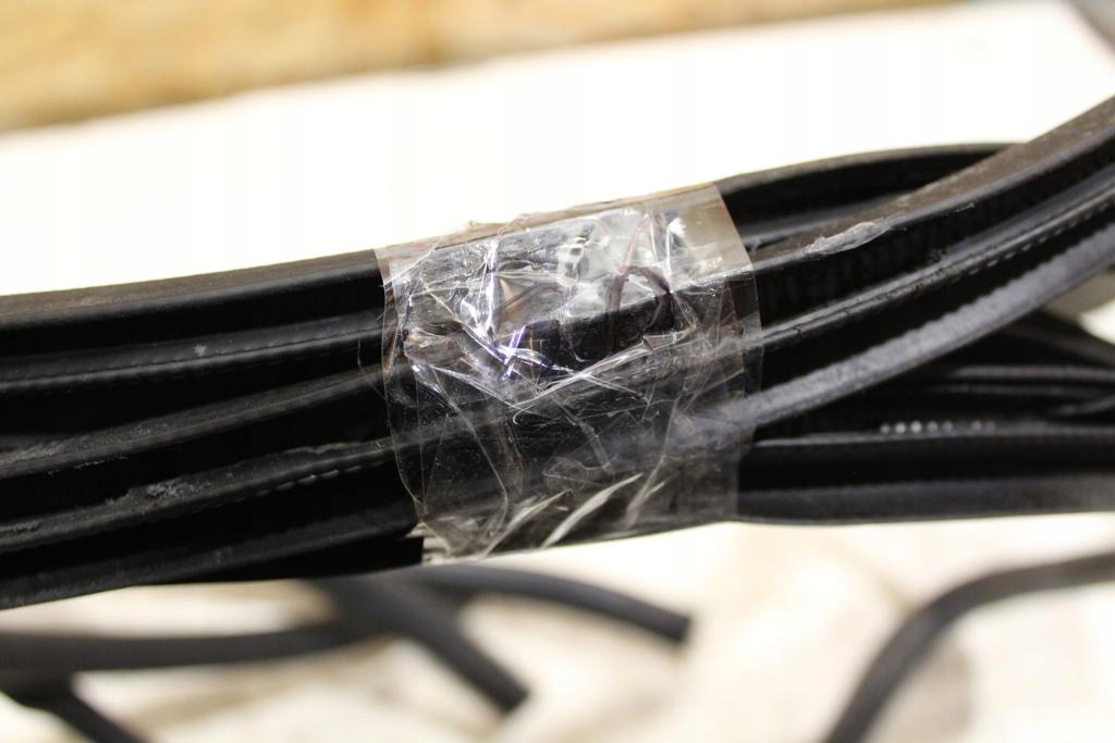 фото №8, Уплотнители дверь subaru impreza wrx 2004r