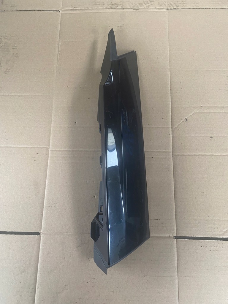 фото №1, Land rover discovery v накладка стойка правая