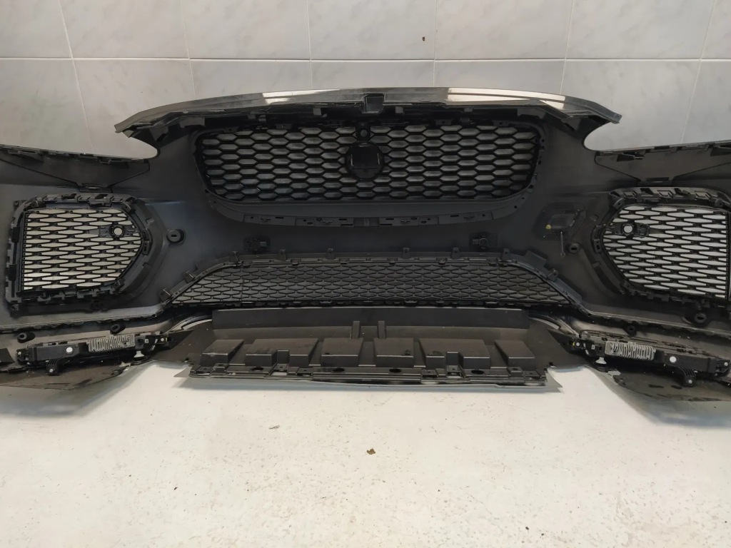 фото №13, Jaguar e-pace x540 r dynamic бампер перед решётка радиатора значок 4xpdc противотуманные фары