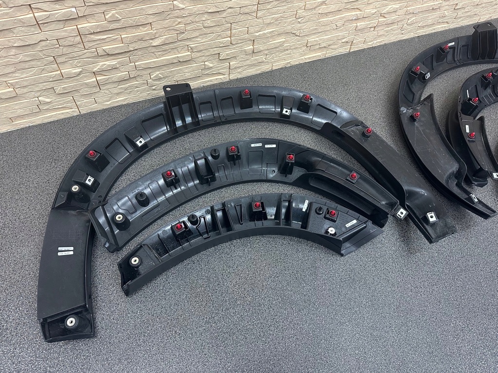 фото №6, Ferrari purosangue молдинг накладки накладка na крила двері