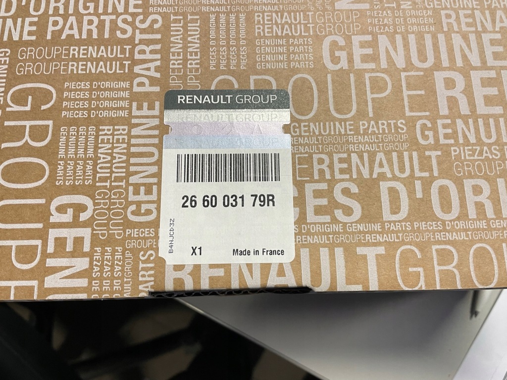 Фонарь  led renault scenic 3 12- оригинальный номер 266003179r правое Цена