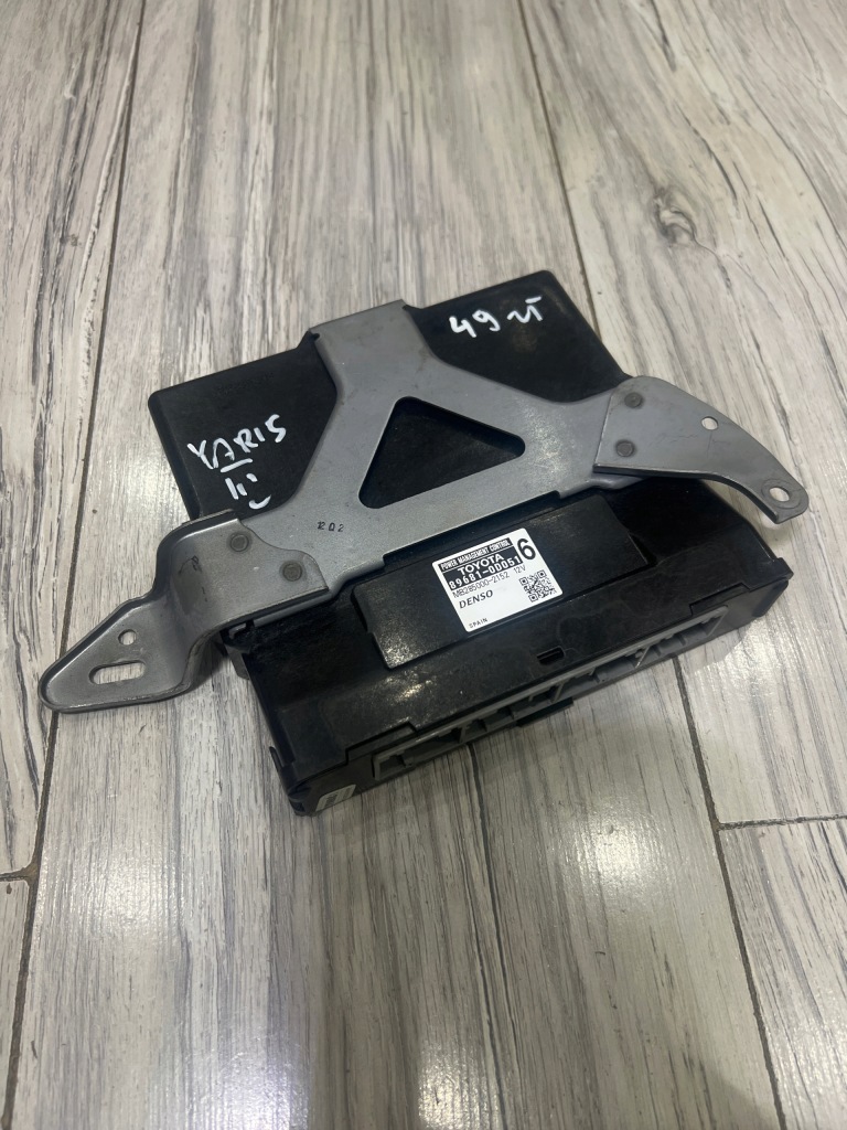 Купити Toyota yaris 3 модуль 89681-0d051 mb285000-2152