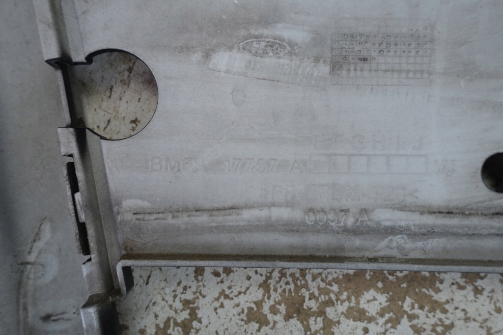 Ford focus mk3 3 2010- бампер перед передній bm5117757-a Оригінал