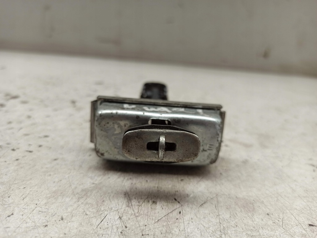 фото №3, Ford kuga l ограничитель дверь r23500aj