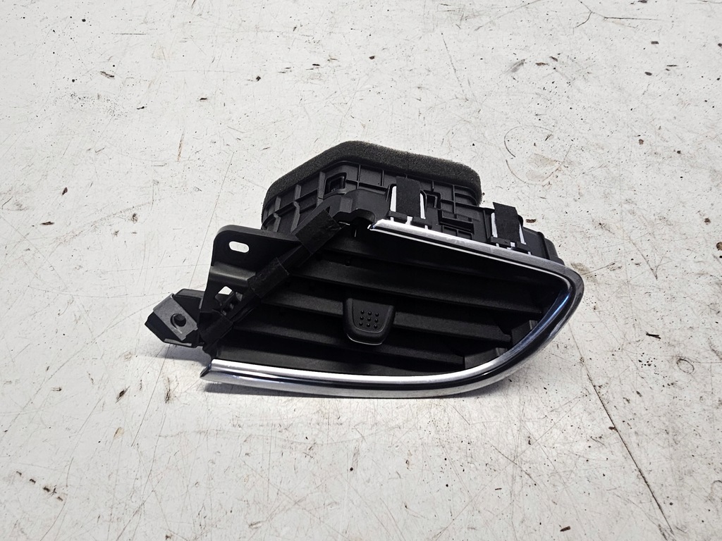 фото №1, Opel mokka x решётка обдув консоли правая