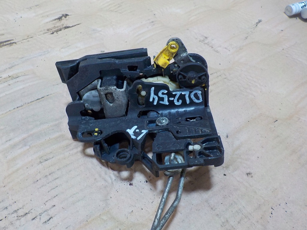 фото №1, Dacia logan ii 1.2b замок левая задние дверь