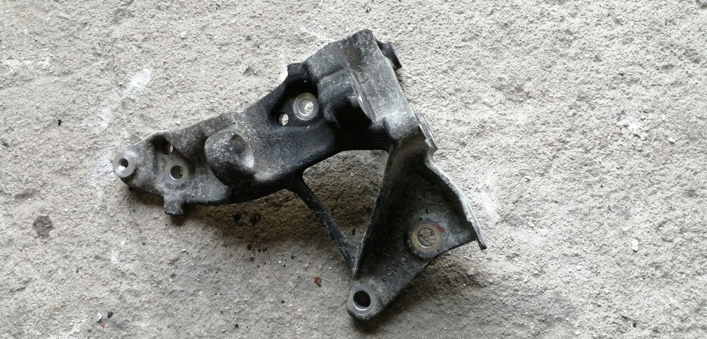 фото №1, Mazda 3 03-09 1.6 citd кронштейн двигуна