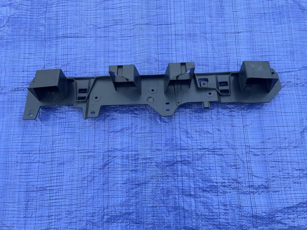 фото №1, Peugeot 208 ii направляющая средний бампера задняя 22r