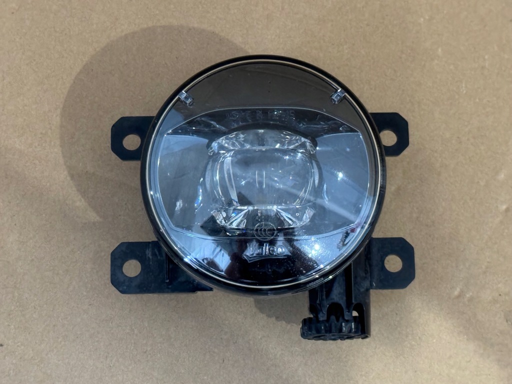 Levante stelvio протитуманна фара led p=l гарний оригінал Ціна