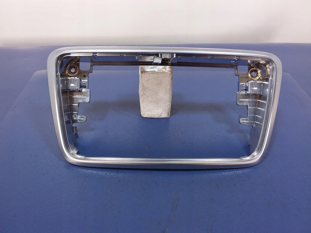 фото №1, Mercedes cla w117 w176 рамка радио a1766890018