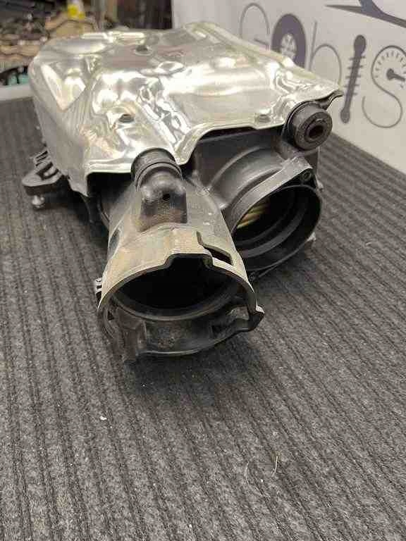 фото №8, Корпус фильтра воздуха mercedes-benz c w205 a6510900600 2.2l дизель