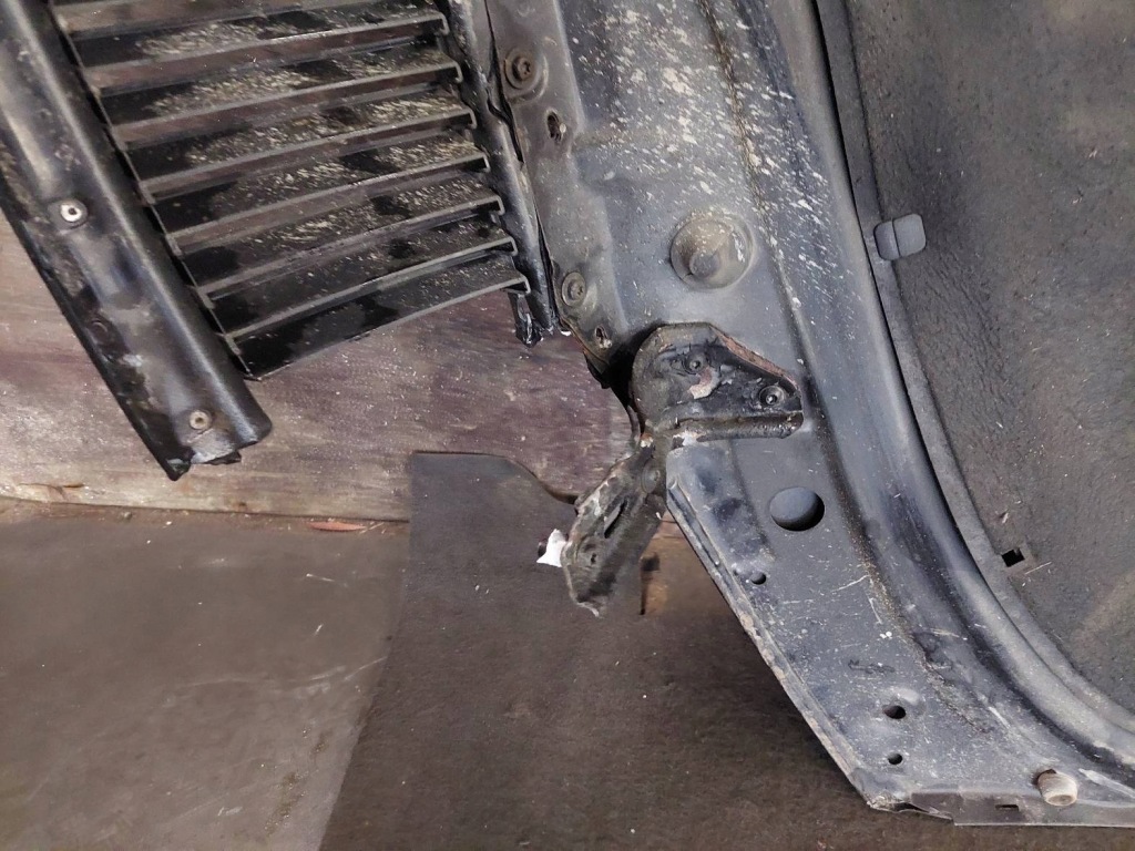 Капот + крыло  левое  перед + фара левое  перед ксенон superb 1 9910 Цена