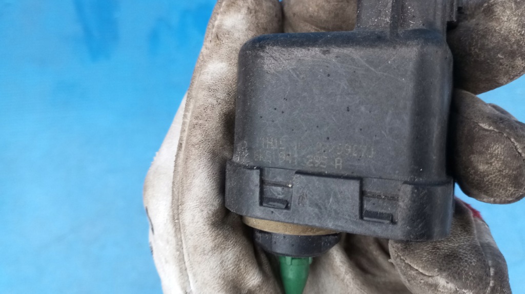 фото №11, Моторчик регулировки лампы перед 6k5941295a audi a4 b5