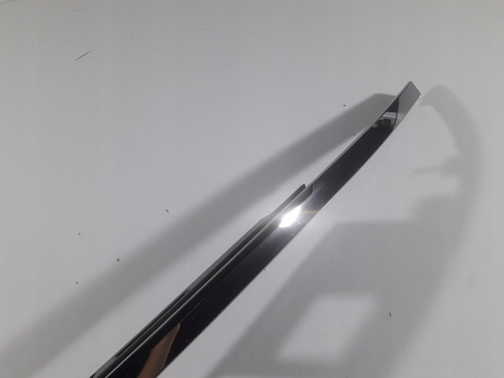 фото №6, Jaguar xe x760 15r- молдинг крышки багажника gx63-40406-a