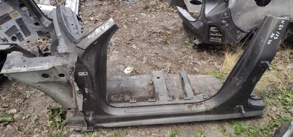 фото №2, Audi a6 4g чверть передня перед ліва поріг