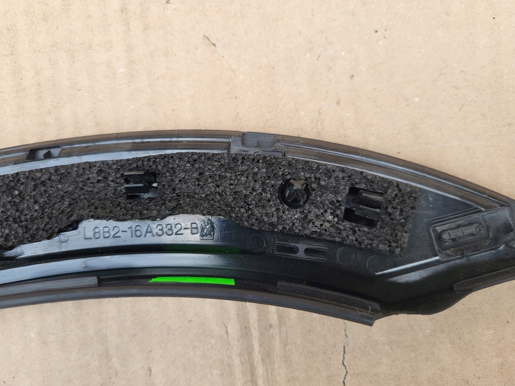 фото №3, Land rover defender молдинг дверь задняя правая нижняя