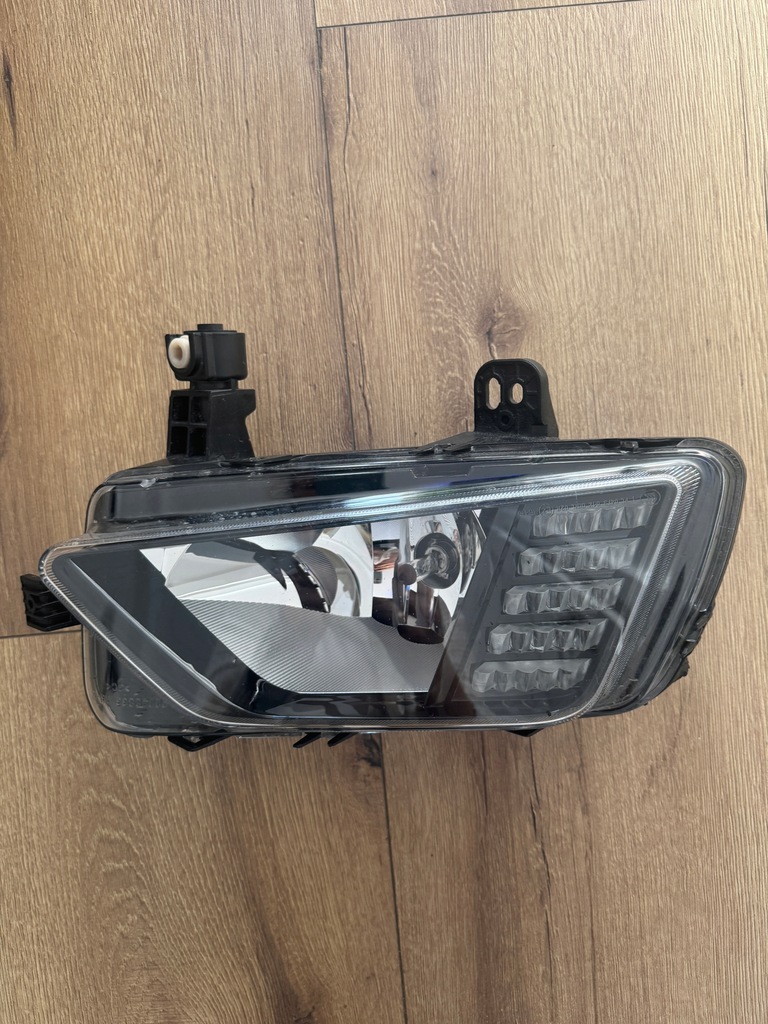 фото №1, Vw polo vi противотуманная фара правый led l90098864