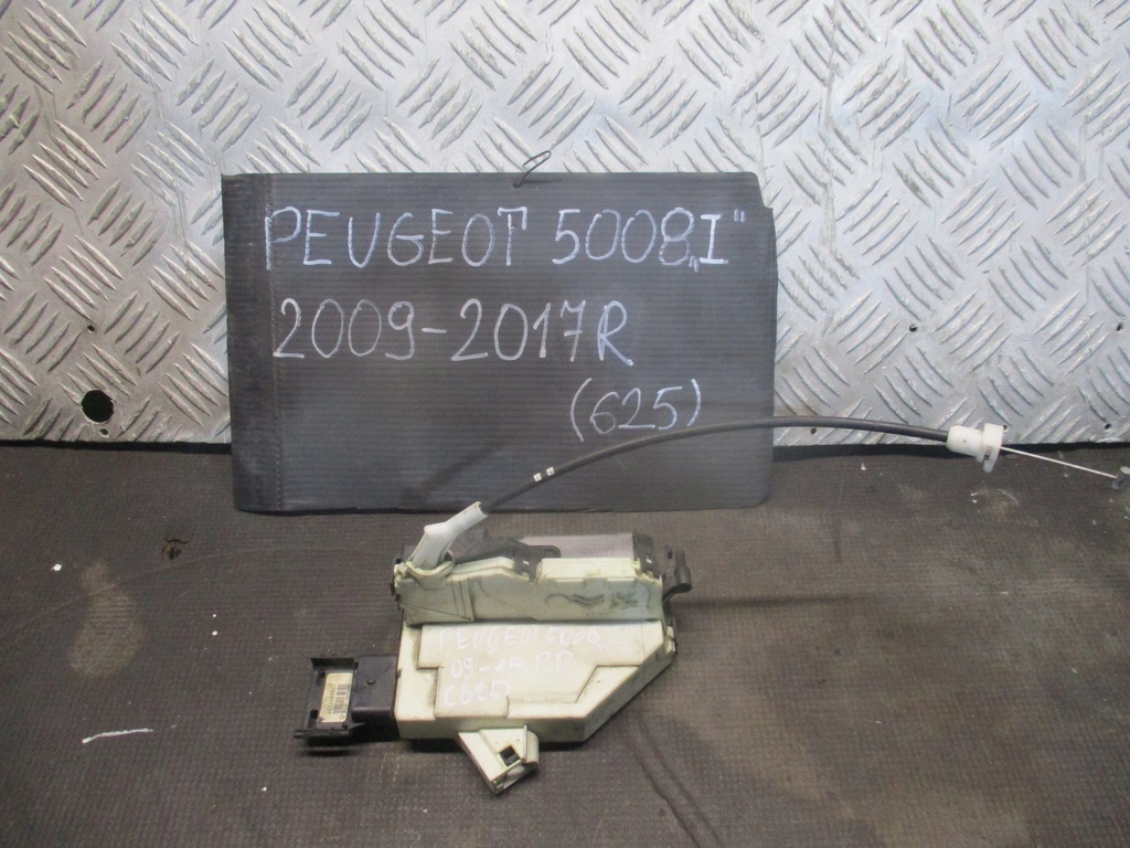фото №1, Замок правый przód825154 peugeot 5008 i 09-13r