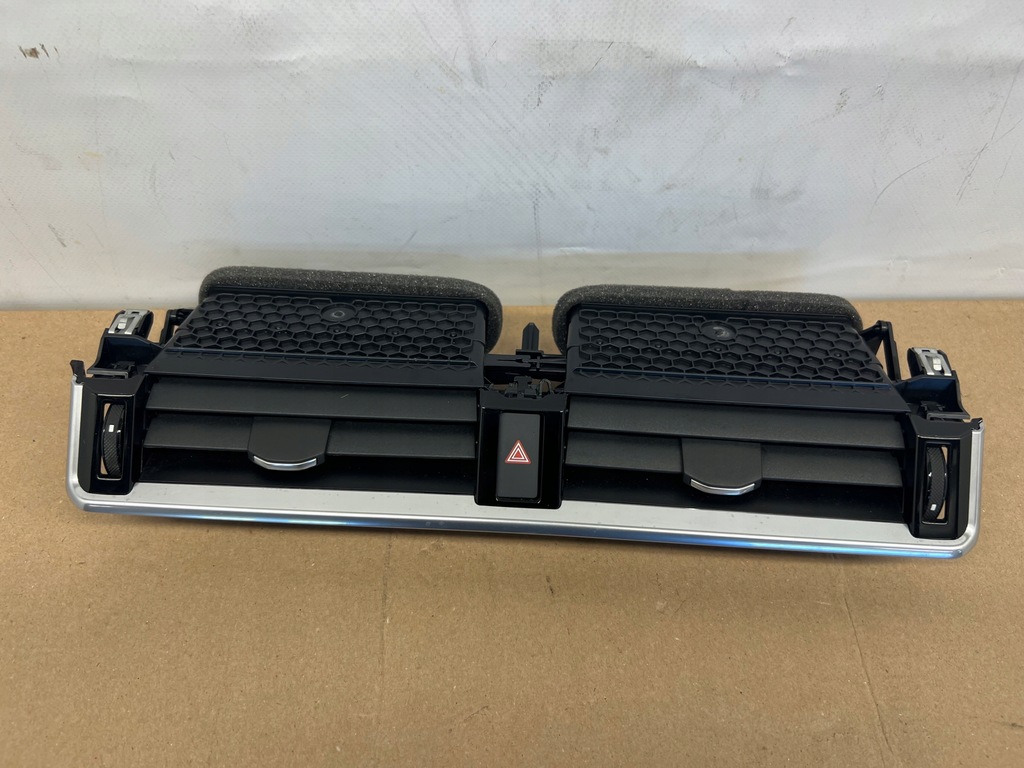 фото №1, Range rover velar решётка обдув средняя