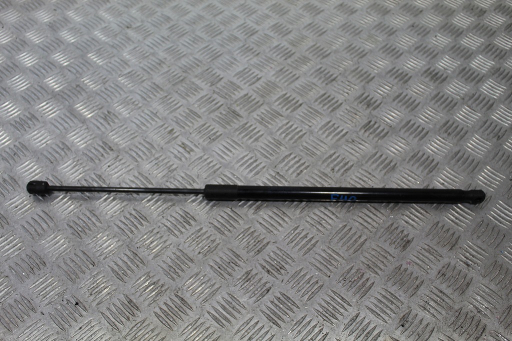 фото №1, Привід кришки bmw 1 m1 f40 7456042