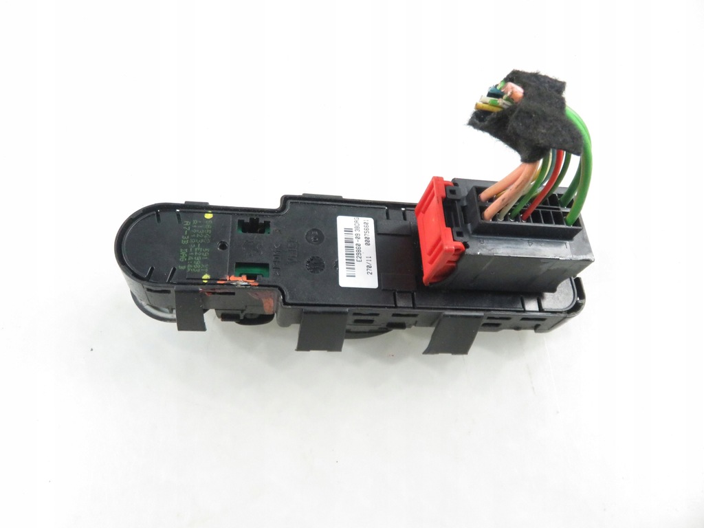 фото №8, Панель вікон peugeot 207 sw 96548591xt