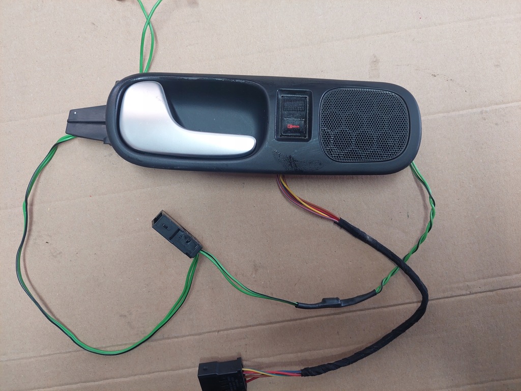 фото №1, Ручка внутрішня перед ліва audi a3 8l справна пружинка + динамік