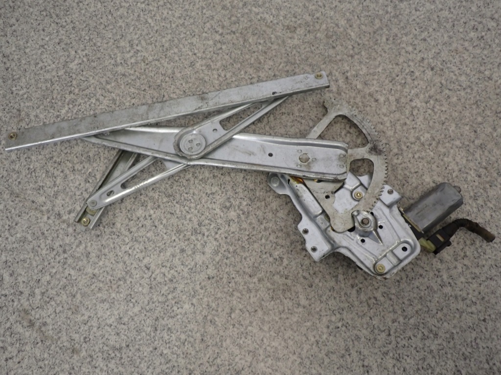 фото №4, Toyota yaris 3d fr 99- подъемник стекло правый