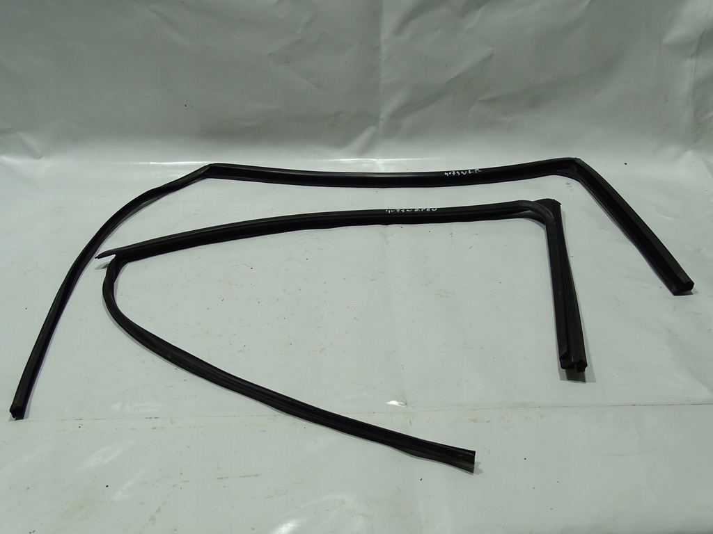 фото №1, Прокладка скло двері перед ліва peugeot 407