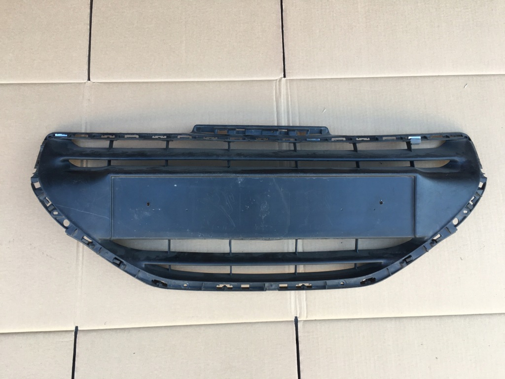 фото №1, Решётка средняя бампер перед peugeot 208 12-