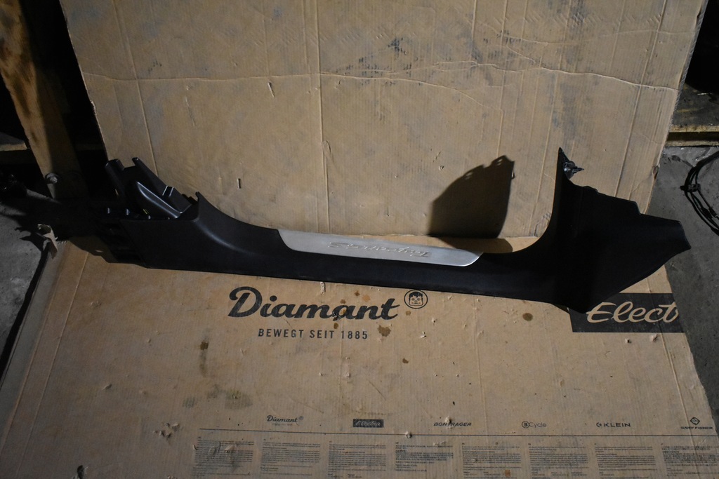 фото №1, Молдинг накладка поріг передня ліва porsche taycan 4s 1