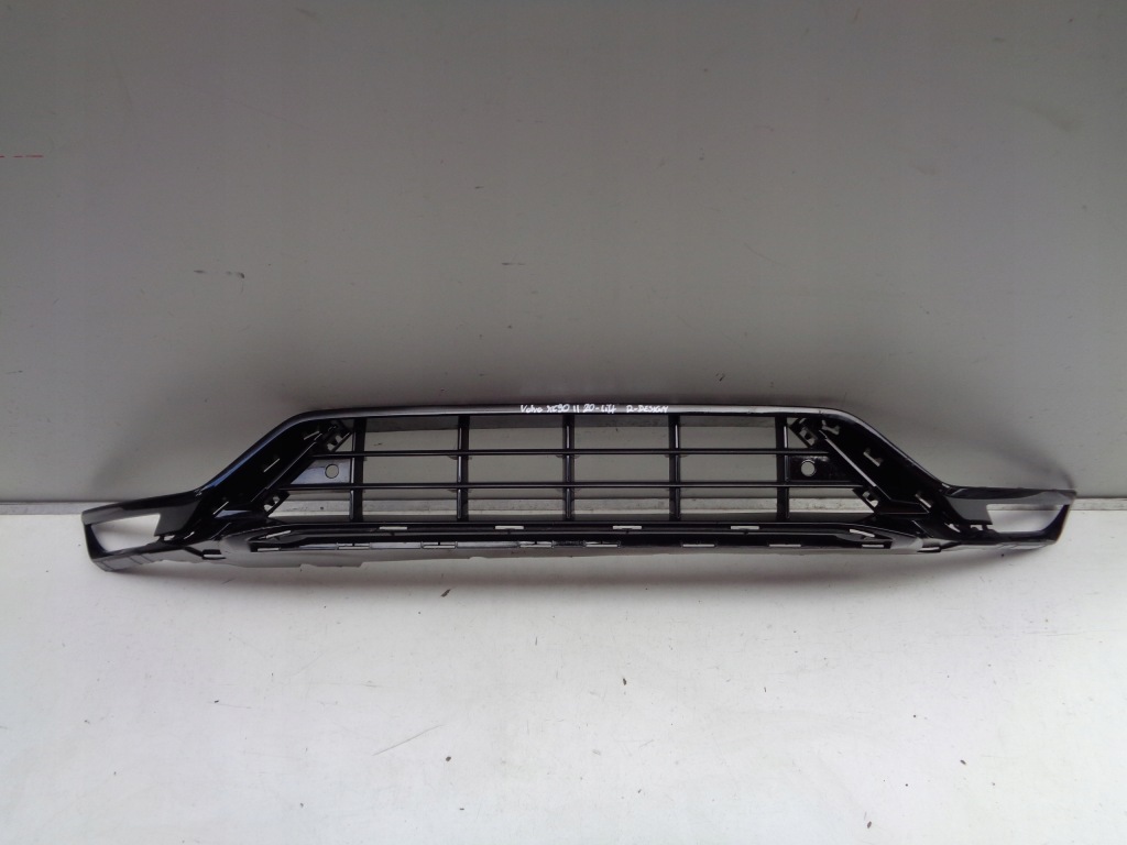 Купить Новая решётка бампера volvo xc90 20- рестайлинг  r-design