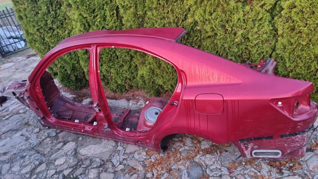 Купити Поріг ліва сторона lexus is200 седан bordo лак 3r1