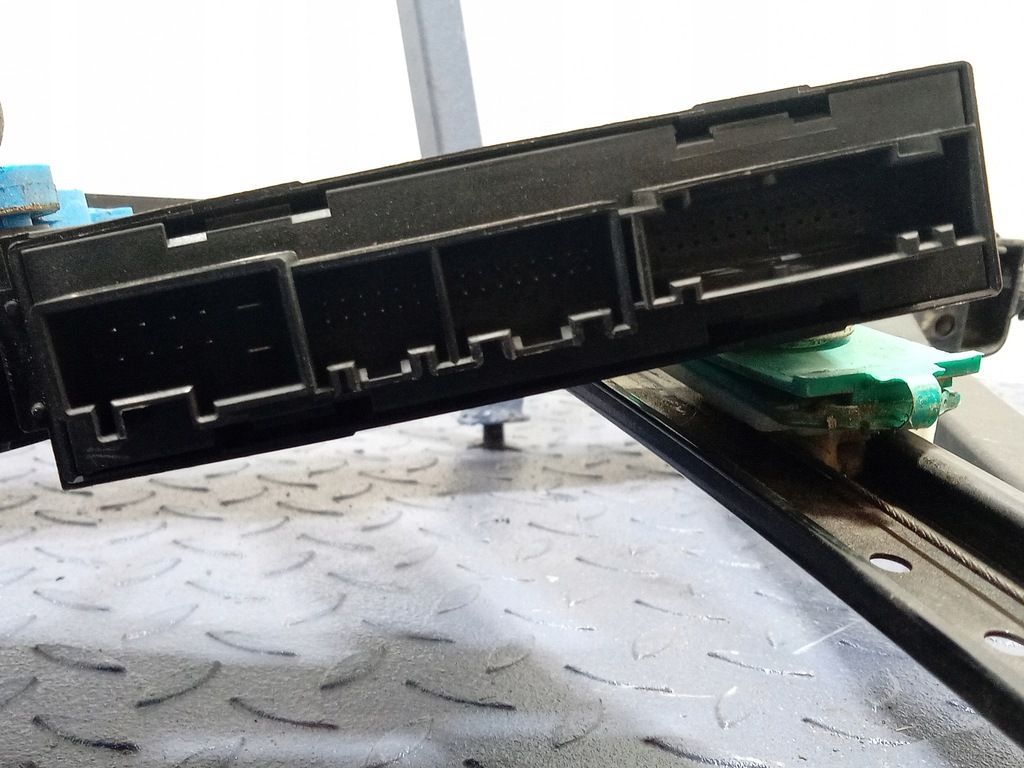 фото №4, Porsche cayenne i підйомник скло задня лівий