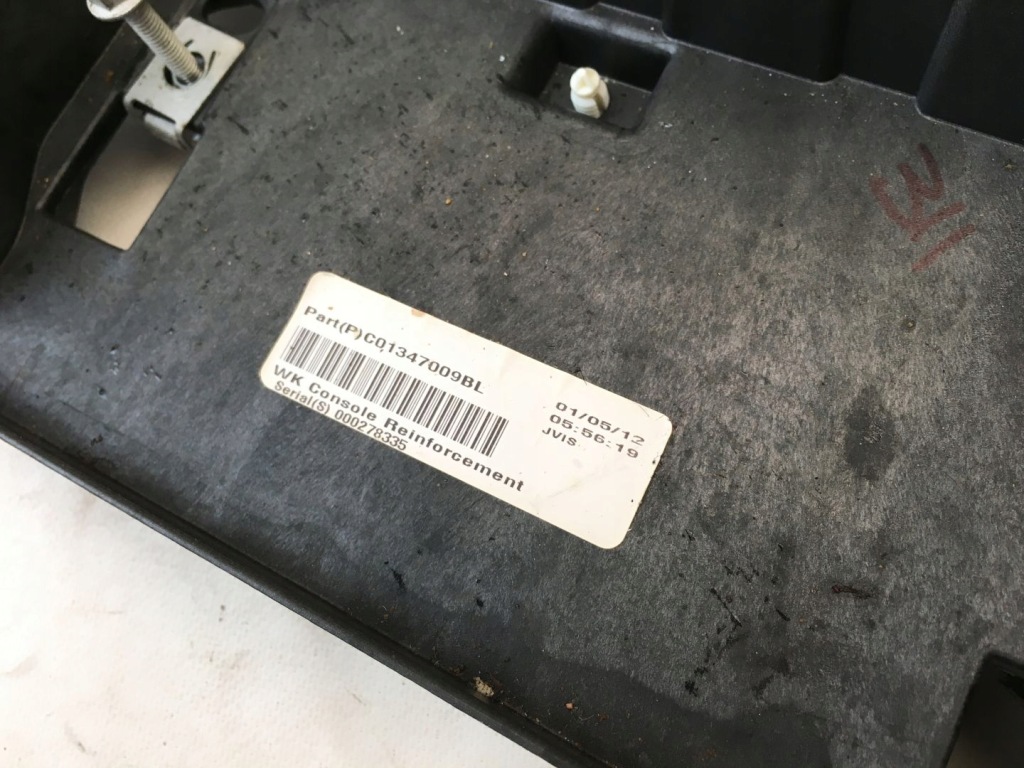 фото №10, Jeep grand cherokee wk2 10- туннель средний usa