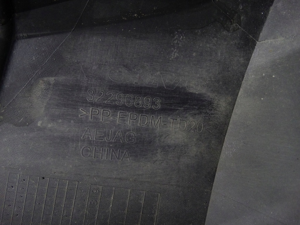 фото №16, Volvo xc60 ii lift r design 21- бампер передній оригінальний 32296893