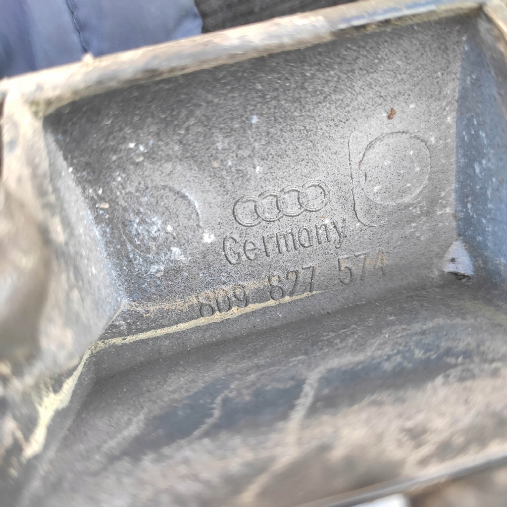 фото №8, Молдинг освещение лампа номерного знака регистрационный audi a3 8l 97r