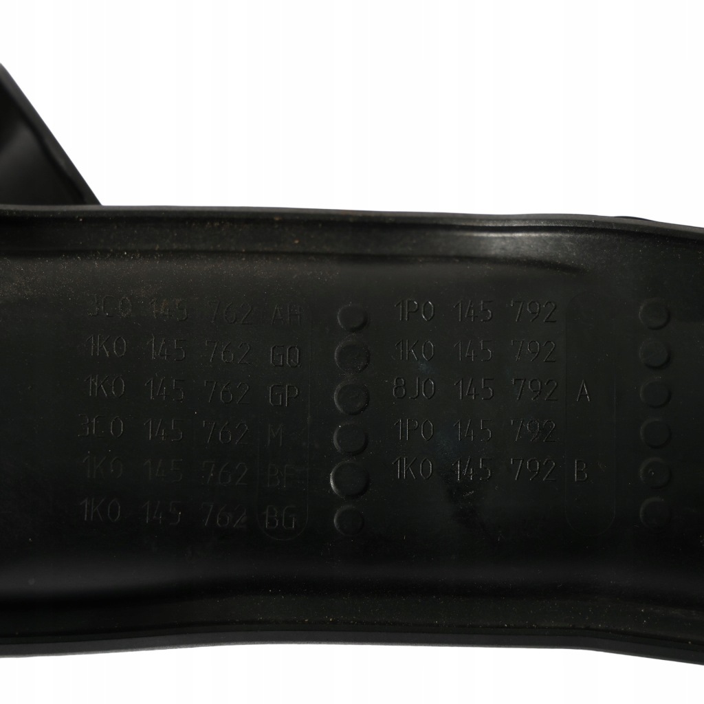 Audi a3 s3 8p vw golf mk5 шланг впускний повітря 2.0 tfsi 1k0145770p Оригінал