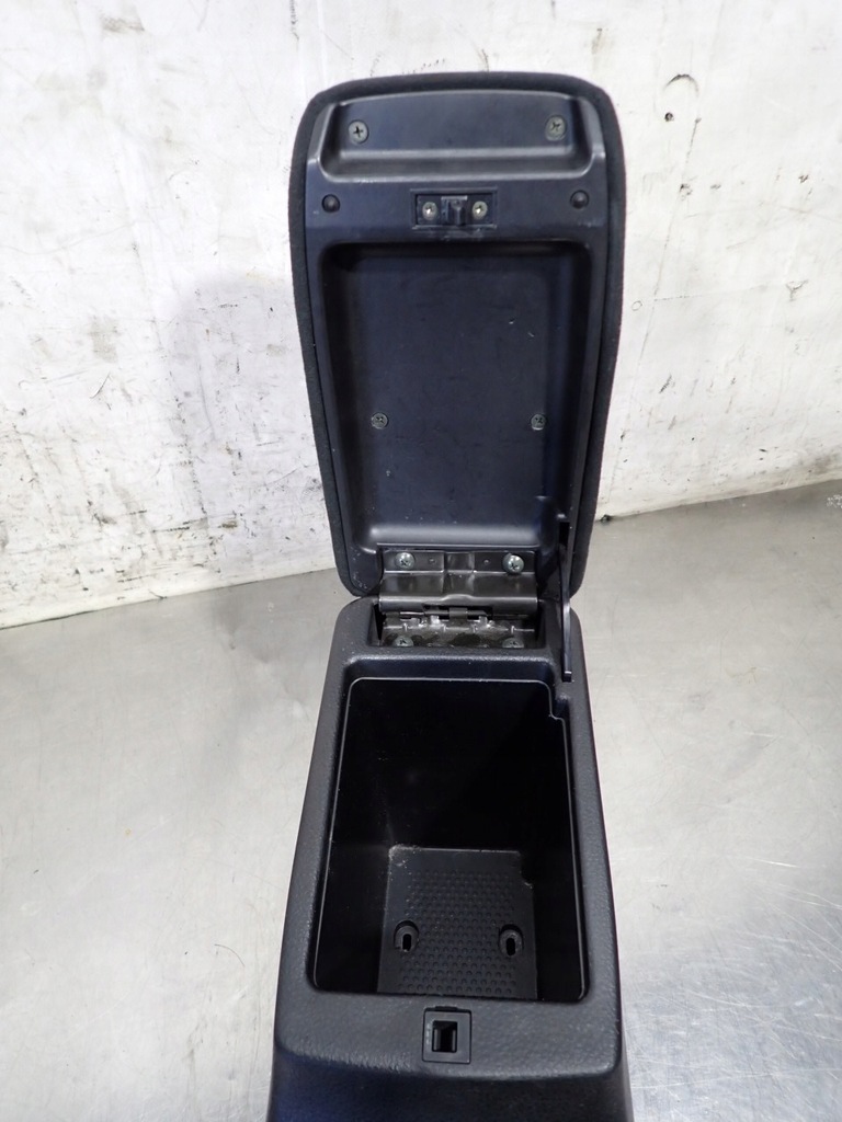 фото №7, Подлокотник mitsubishi lancer vii 2.0