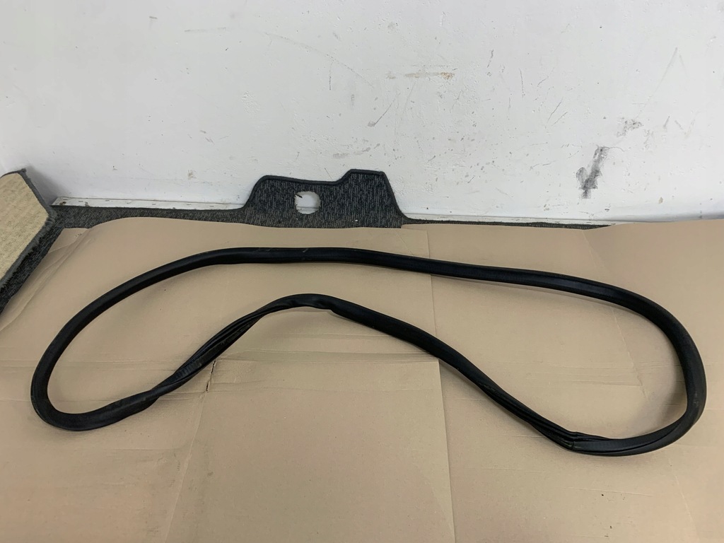 фото №1, Ford mustang mach-e прокладка двері кузовна правий задня задня