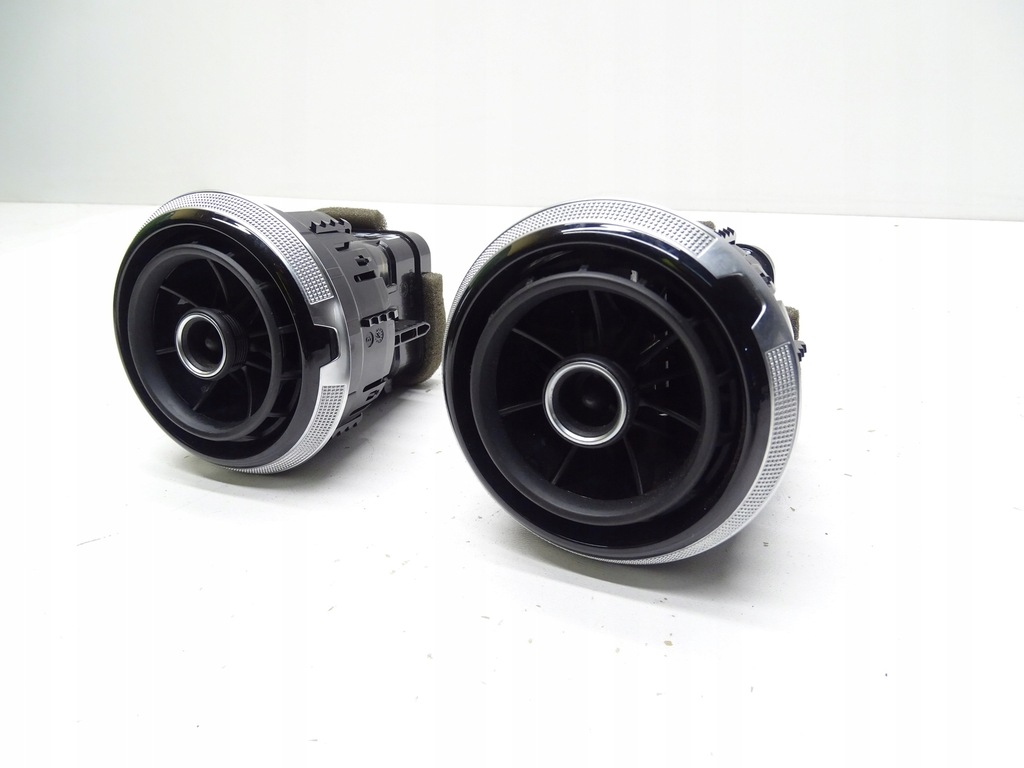 фото №7, Решётка обдув консоли панели audi a3 8v 8v0820901a