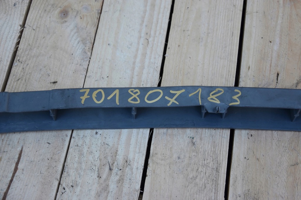 фото №9, Volkswagen t4 молдинг бампера перед 701807183